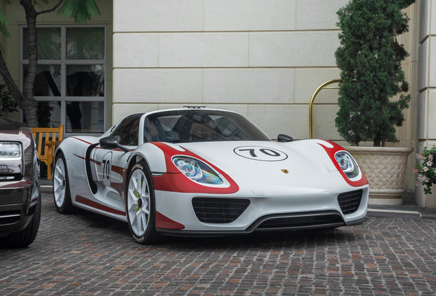 Porsche 918 Spyder Weissach Package