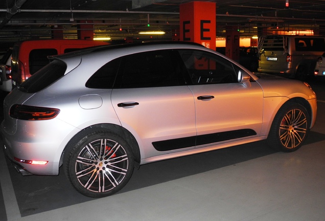 Porsche 95B Macan Turbo