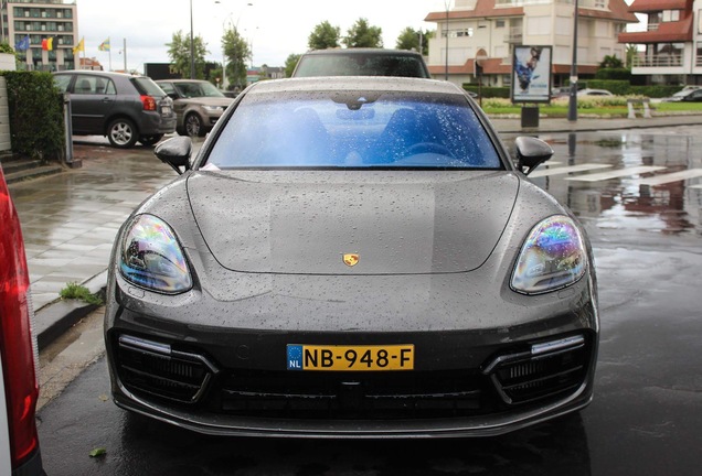 Porsche 971 Panamera Turbo