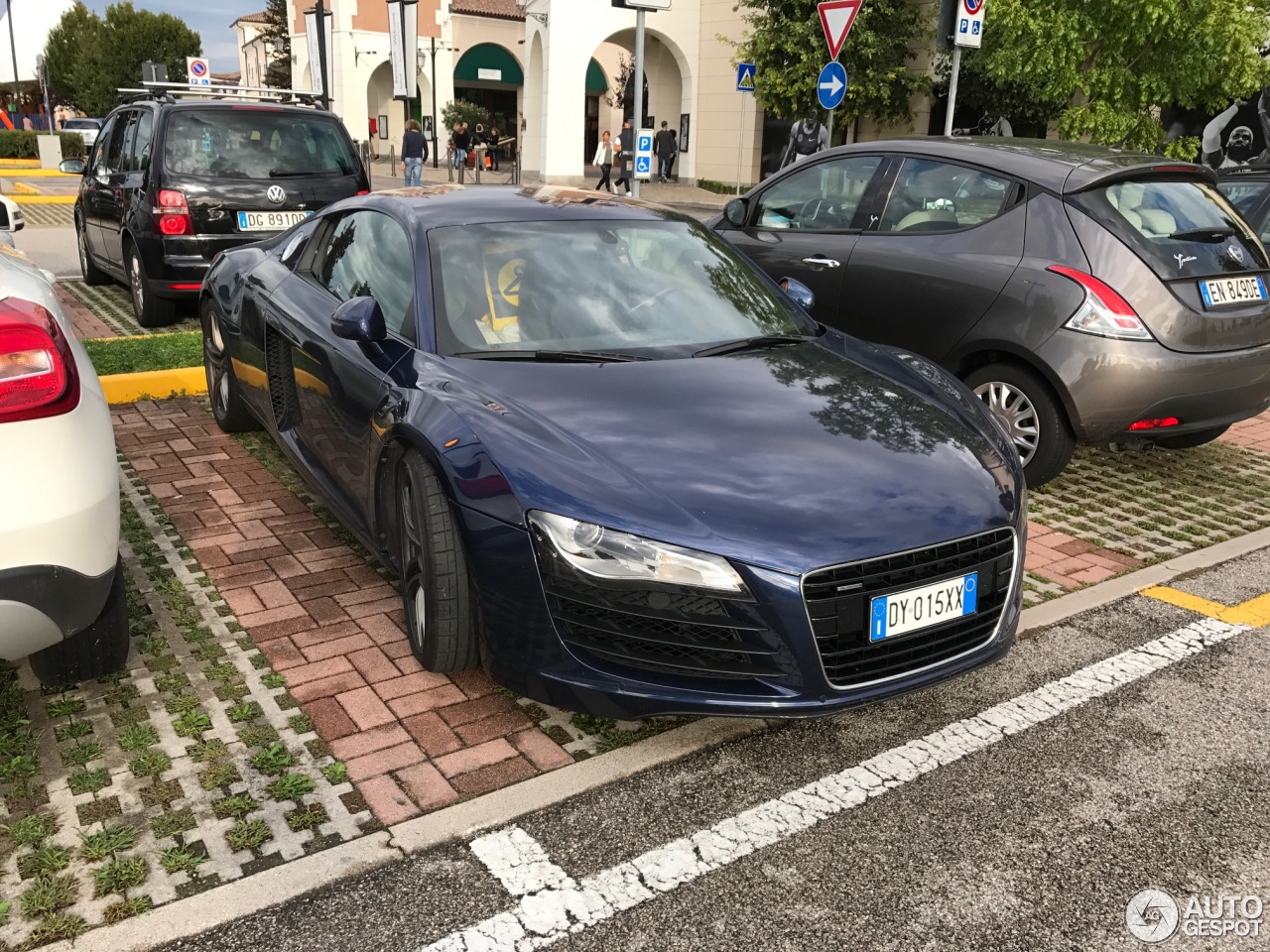 Audi R8