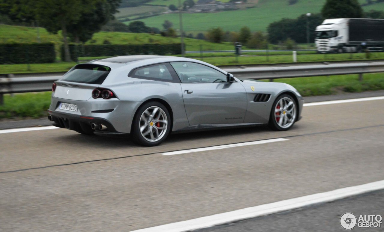 Ferrari GTC4Lusso T