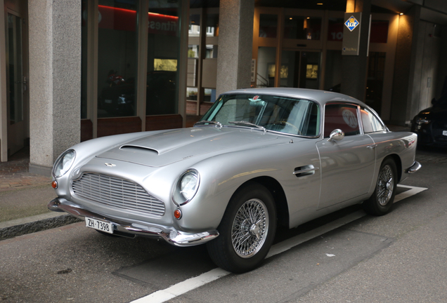 Aston Martin DB4 Series V