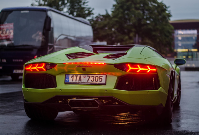 Lamborghini Aventador LP700-4 Roadster