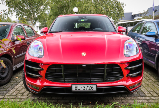 Porsche 95B Macan Turbo