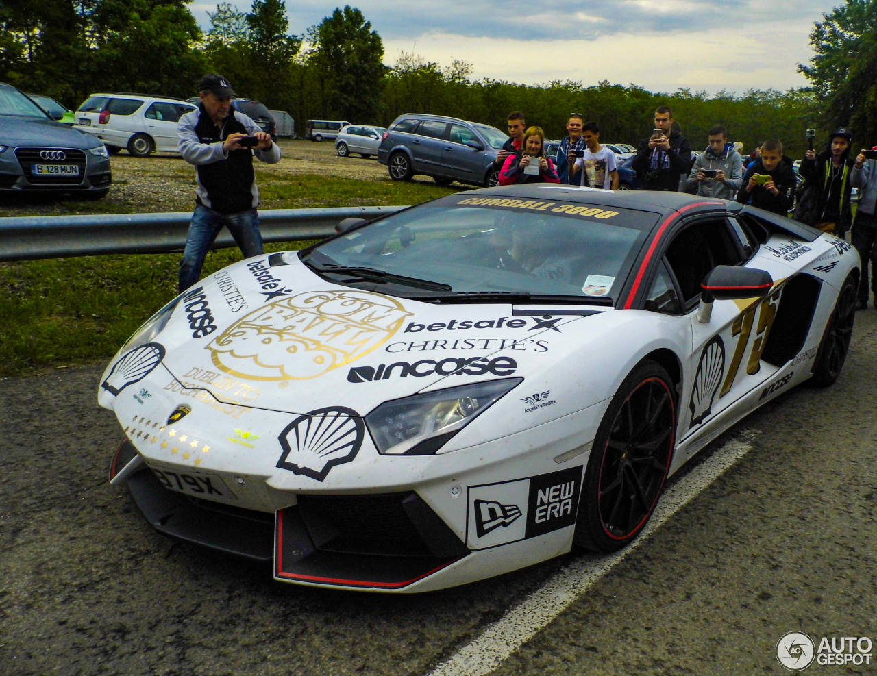 Lamborghini Aventador LP700-4 Roadster Pirelli Edition