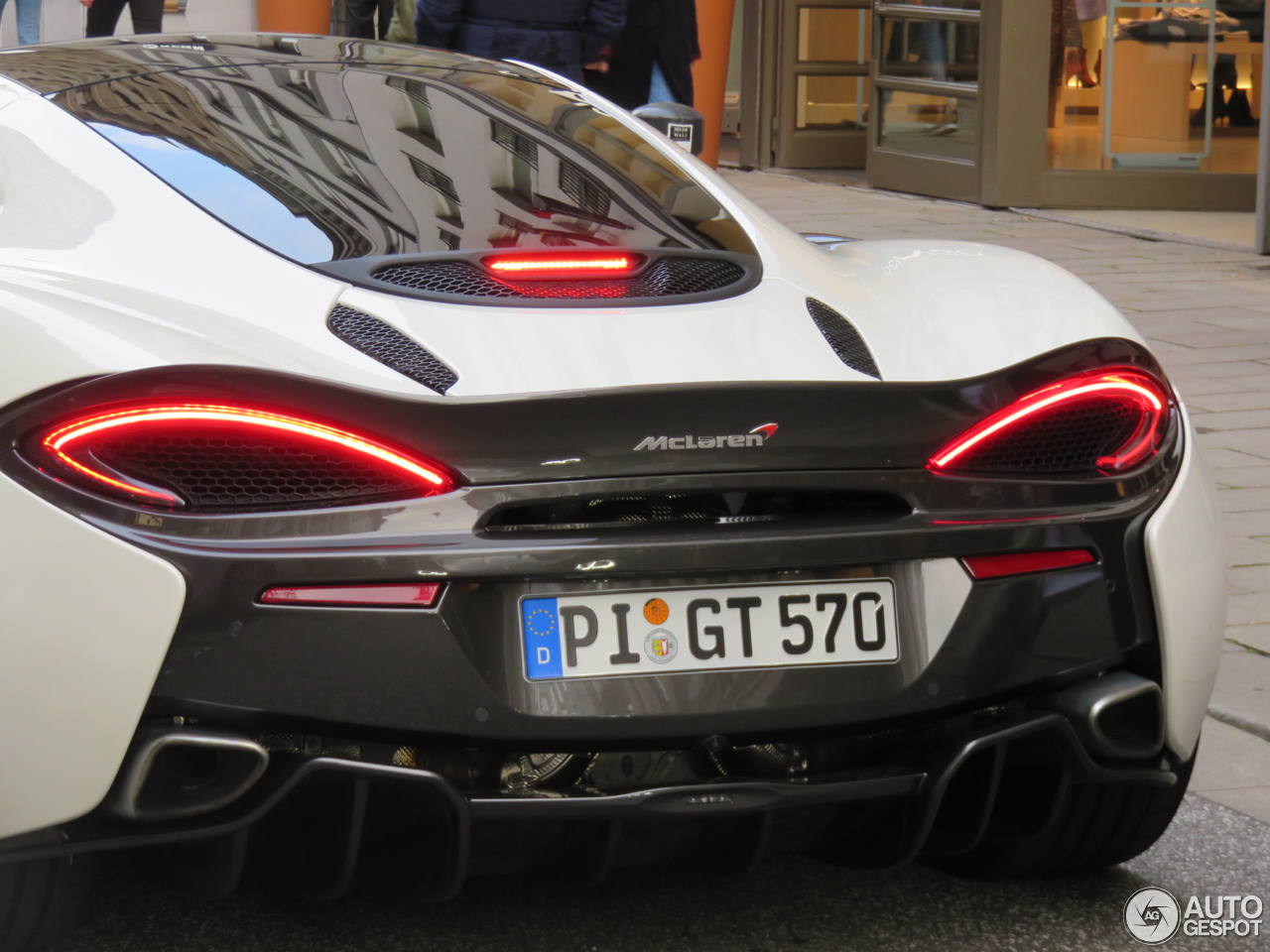 McLaren 570GT