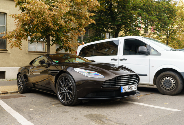 Aston Martin DB11