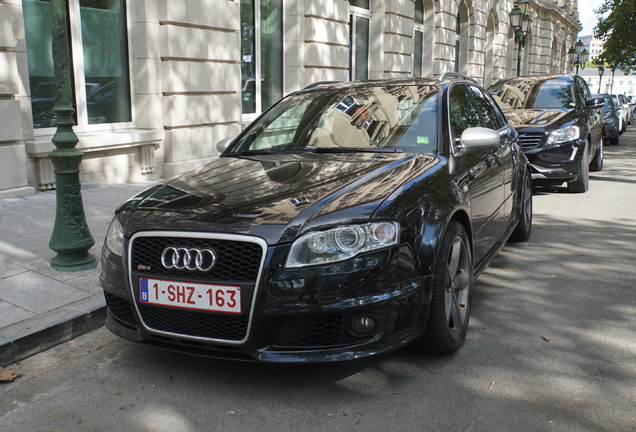 Audi RS4 Avant B7