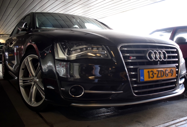 Audi S8 D4