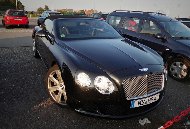 Bentley Continental GTC 2012