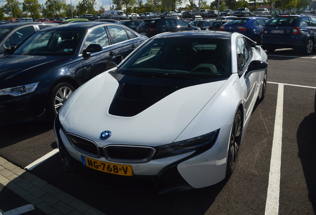 BMW i8