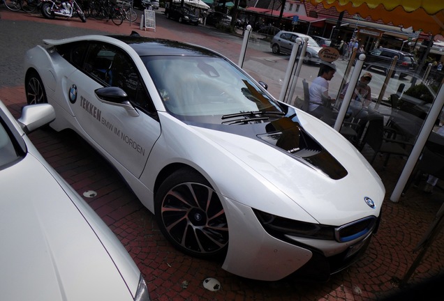 BMW i8