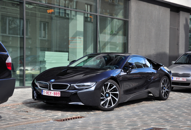 BMW i8