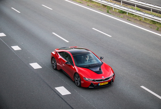 BMW i8 Protonic Red Edition