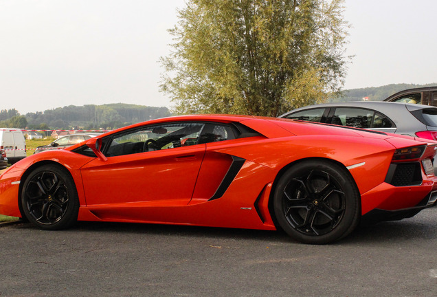 Lamborghini Aventador LP700-4