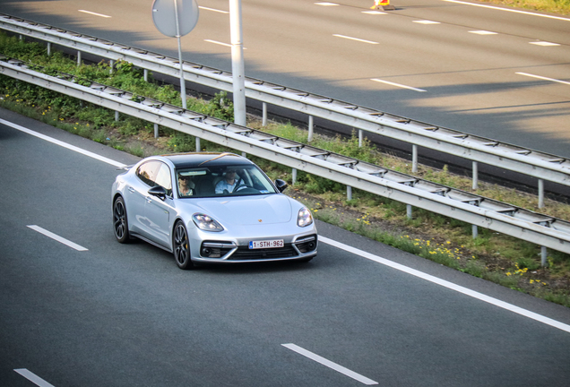 Porsche 971 Panamera Turbo