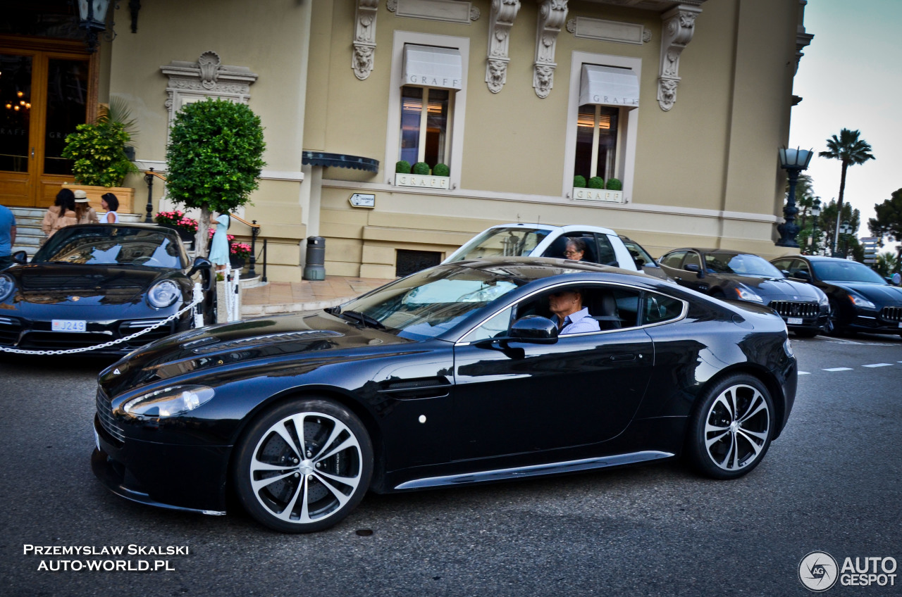 Aston Martin V12 Vantage