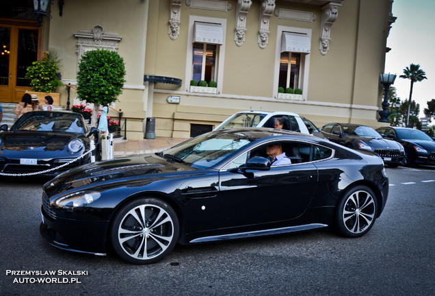 Aston Martin V12 Vantage