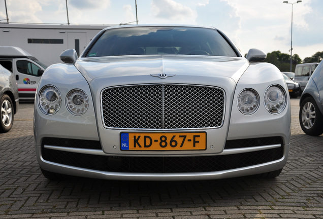 Bentley Flying Spur V8