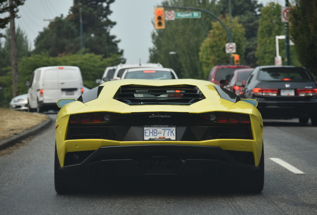 Lamborghini Aventador S LP740-4