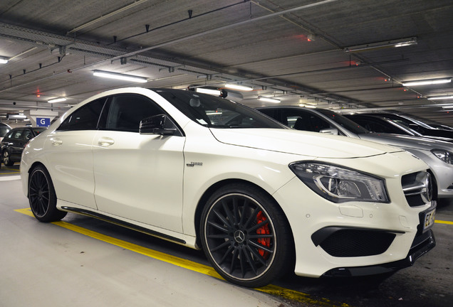 Mercedes-Benz CLA 45 AMG C117