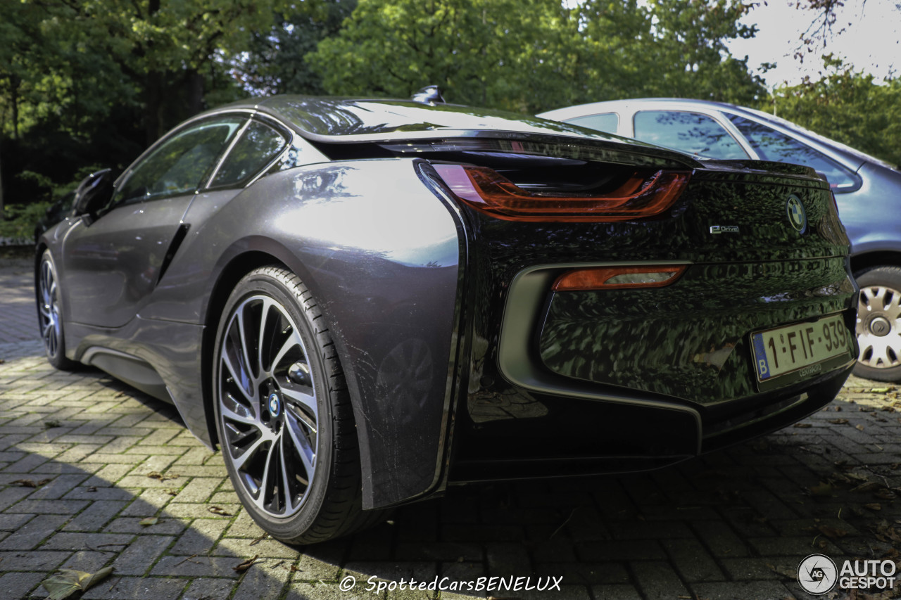 BMW i8