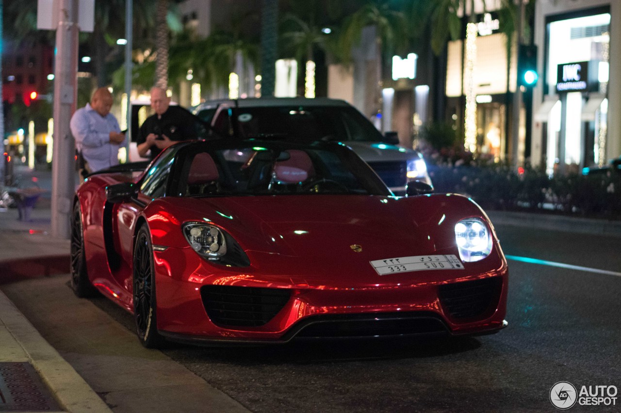 Porsche 918 Spyder Weissach Package