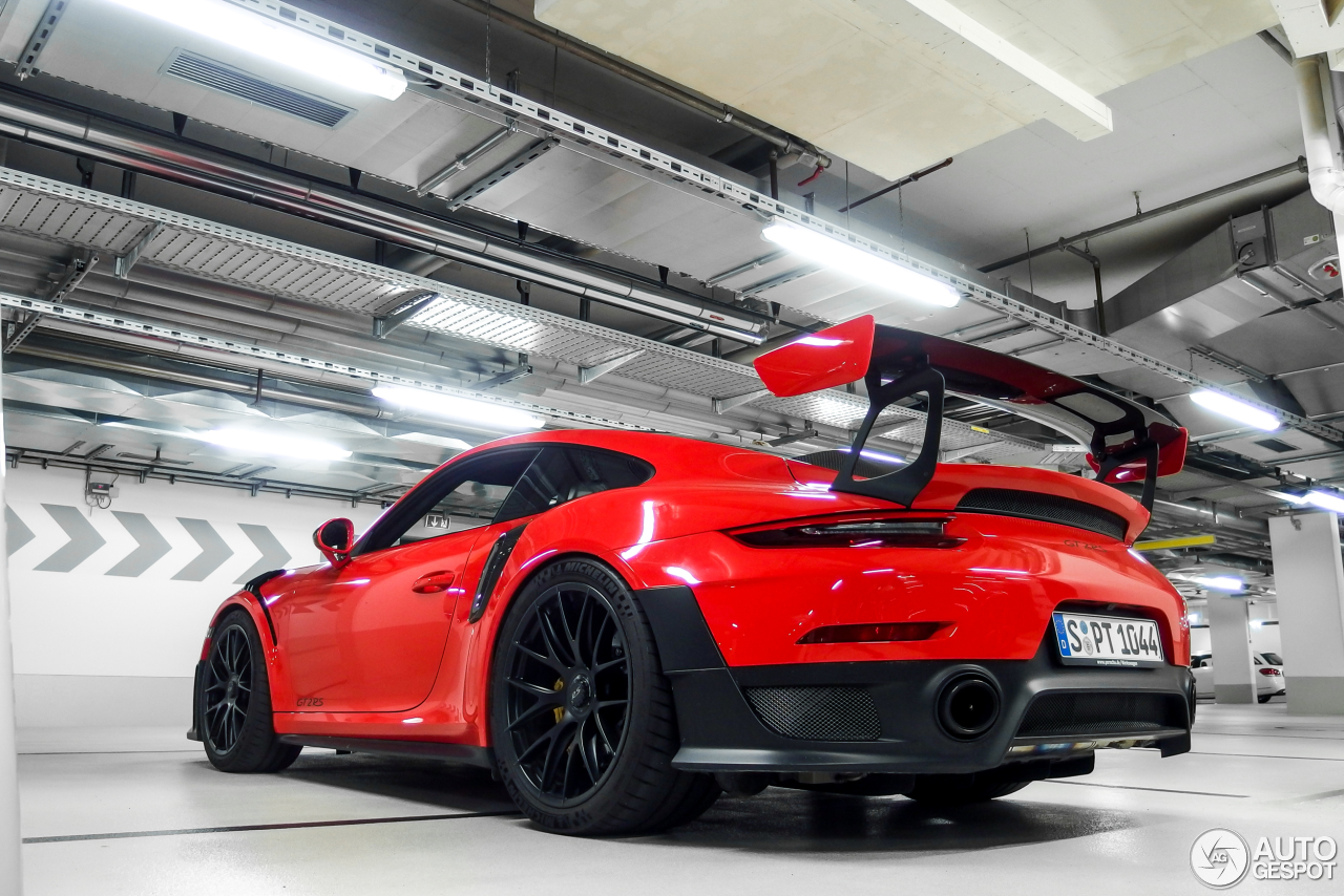 Porsche 991 GT2 RS Weissach Package