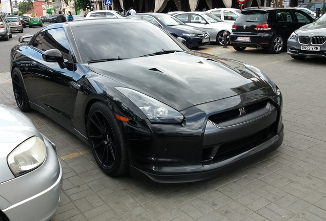 Nissan GT-R