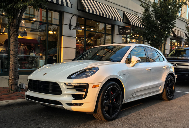 Porsche 95B Macan GTS