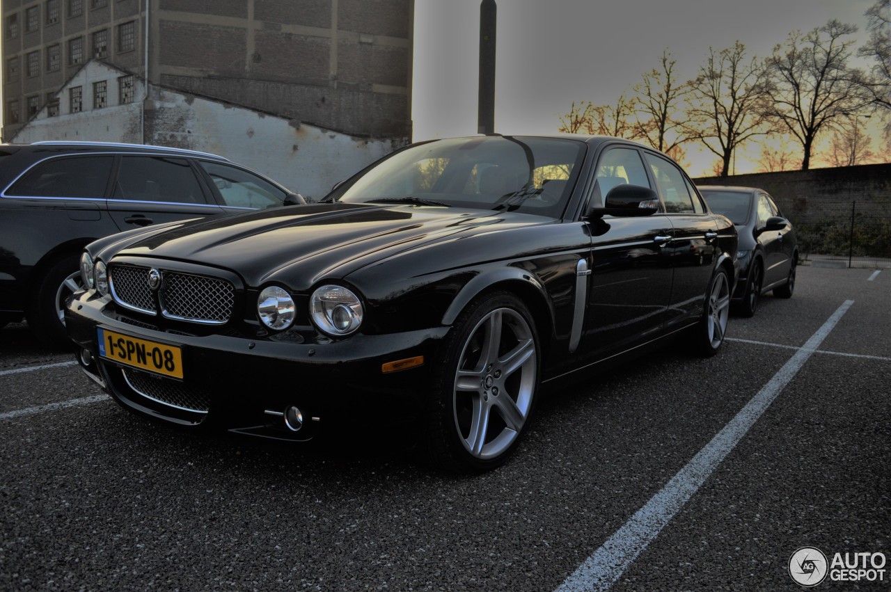 Jaguar XJR Portfolio