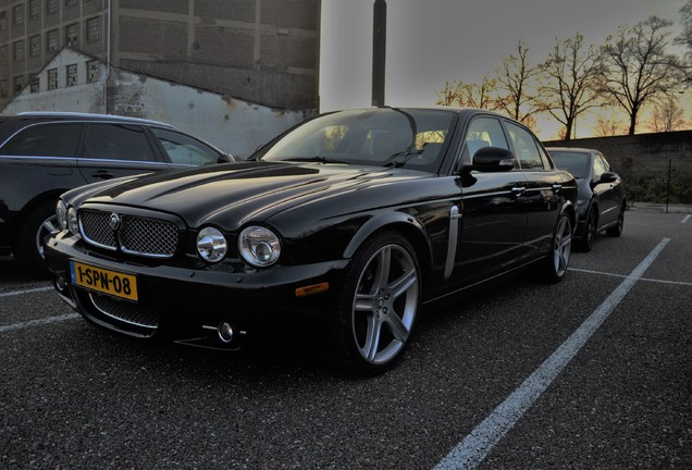 Jaguar XJR Portfolio