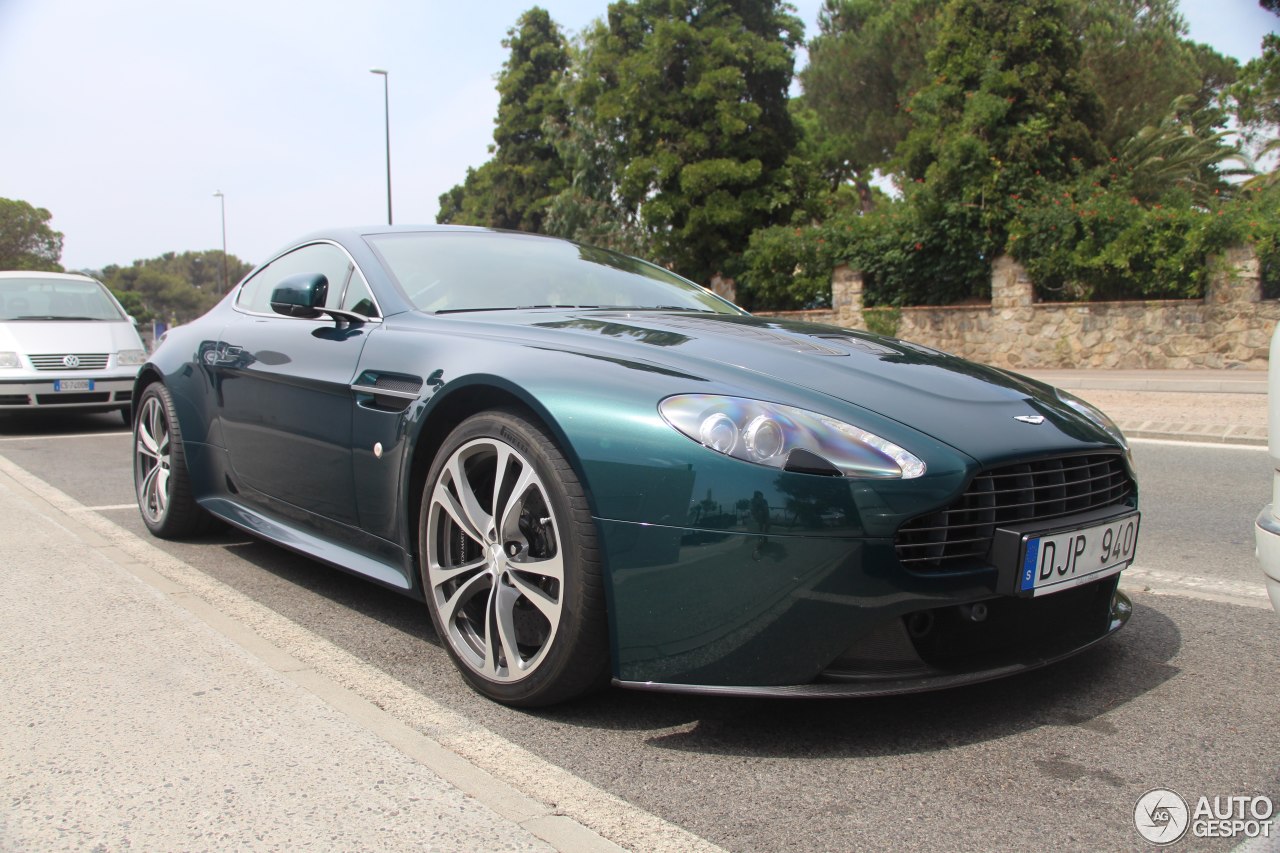 Aston Martin V12 Vantage