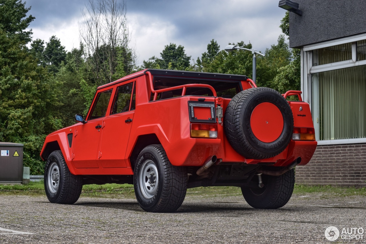 Lamborghini LM002