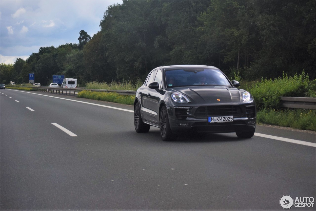 Porsche 95B Macan GTS