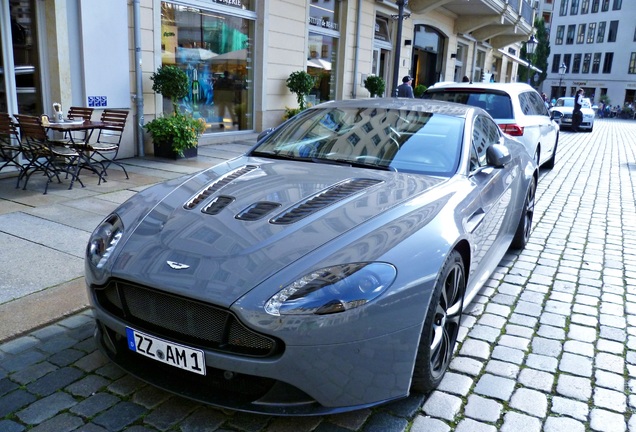 Aston Martin V12 Vantage S