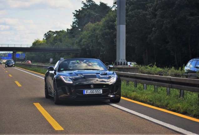 Jaguar F-TYPE R AWD Convertible