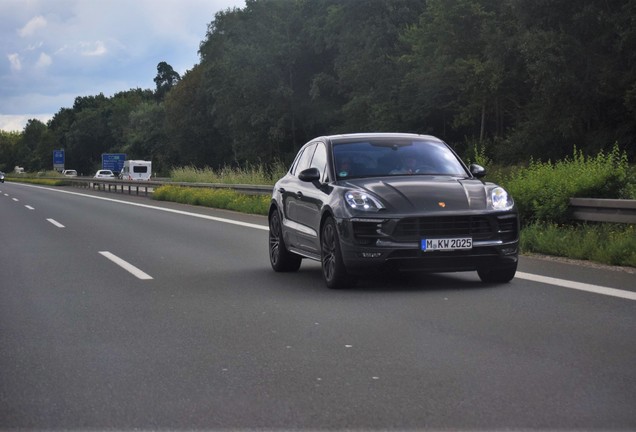 Porsche 95B Macan GTS