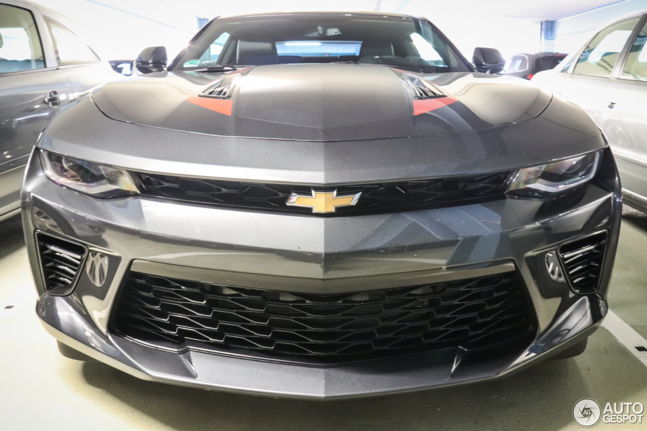 Chevrolet Camaro SS 2016 50th Anniversary