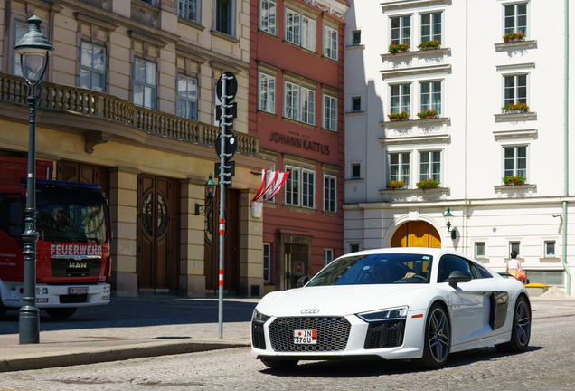 Audi R8 V10 Plus 2015