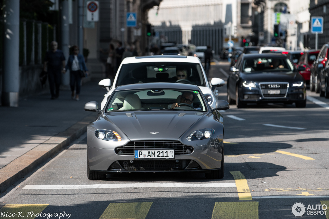 Aston Martin V8 Vantage 2012