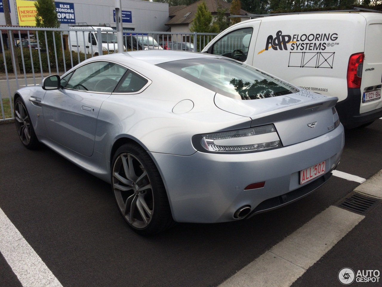 Aston Martin V8 Vantage