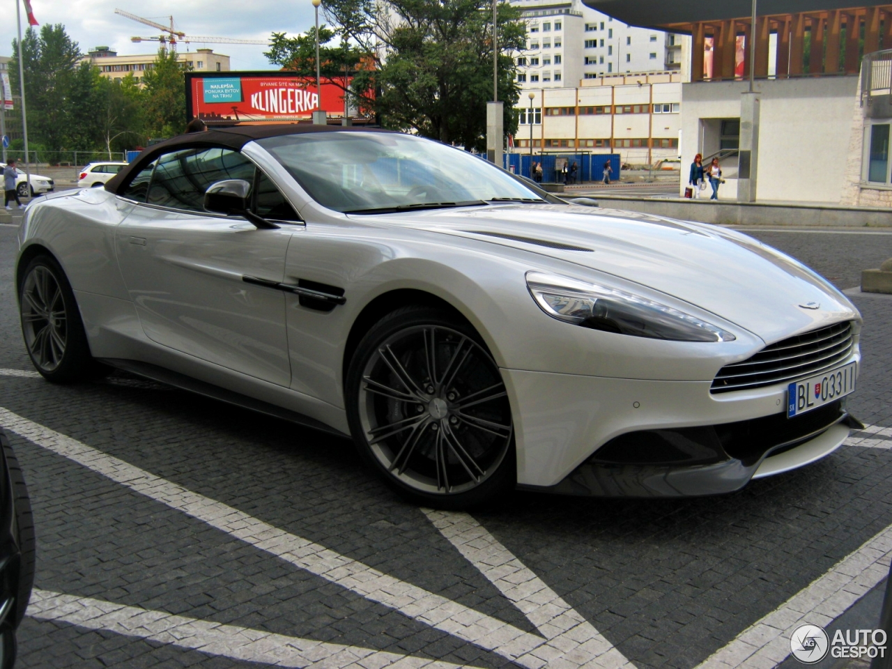 Aston Martin Vanquish Volante