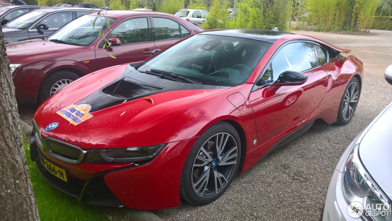 BMW i8 Protonic Red Edition