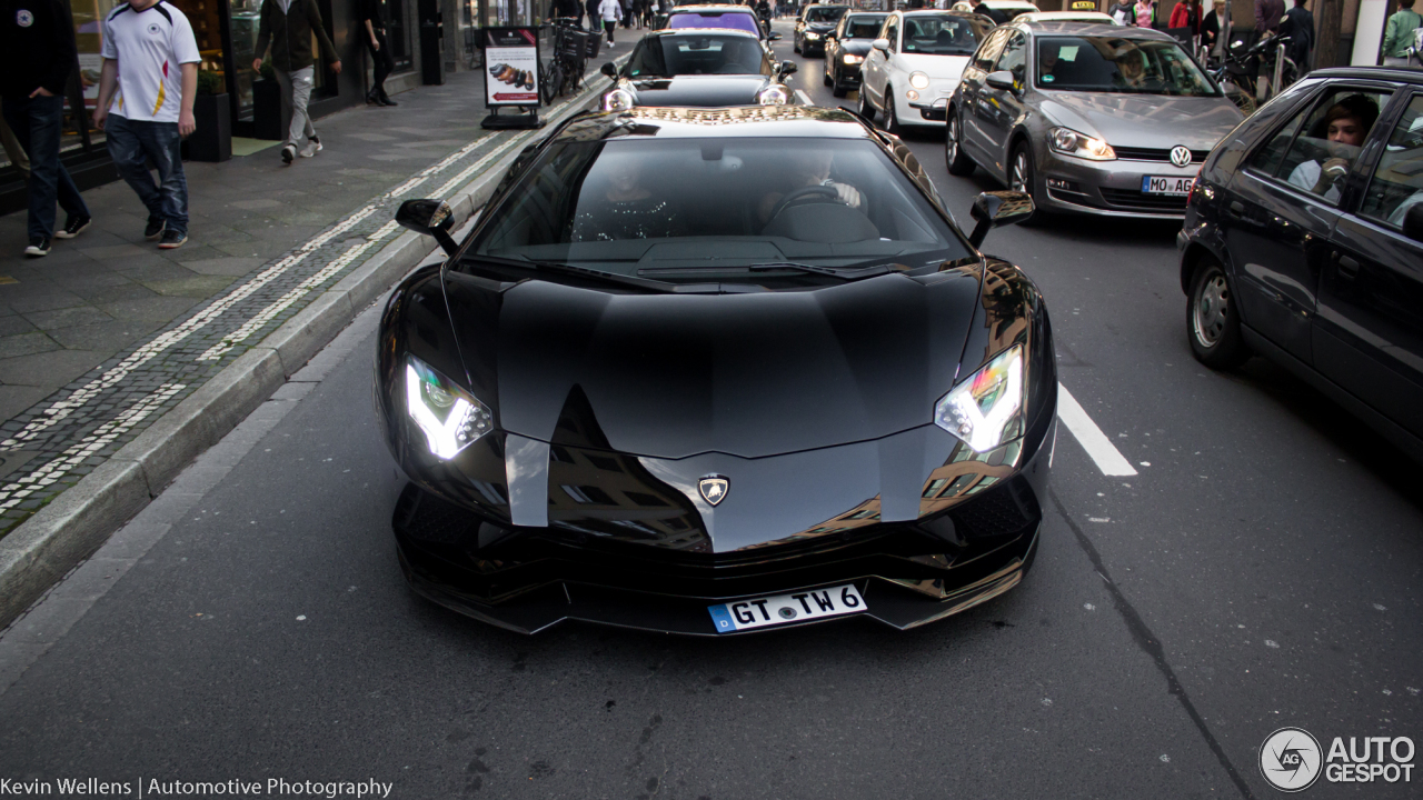 Lamborghini Aventador S LP740-4