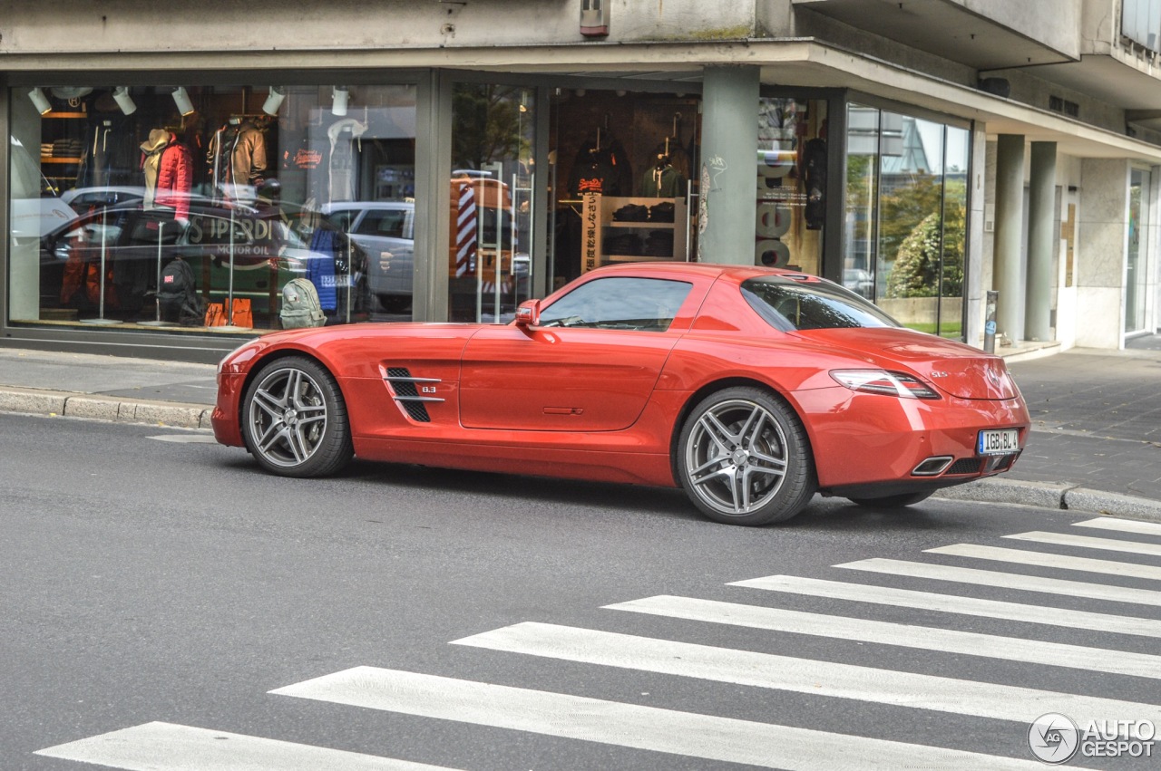 Mercedes-Benz SLS AMG