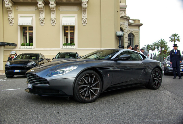 Aston Martin DB11