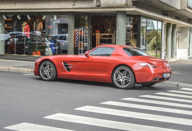 Mercedes-Benz SLS AMG