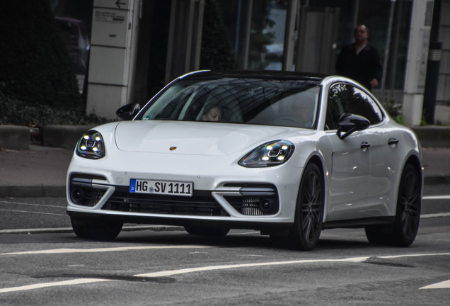 Porsche 971 Panamera Turbo