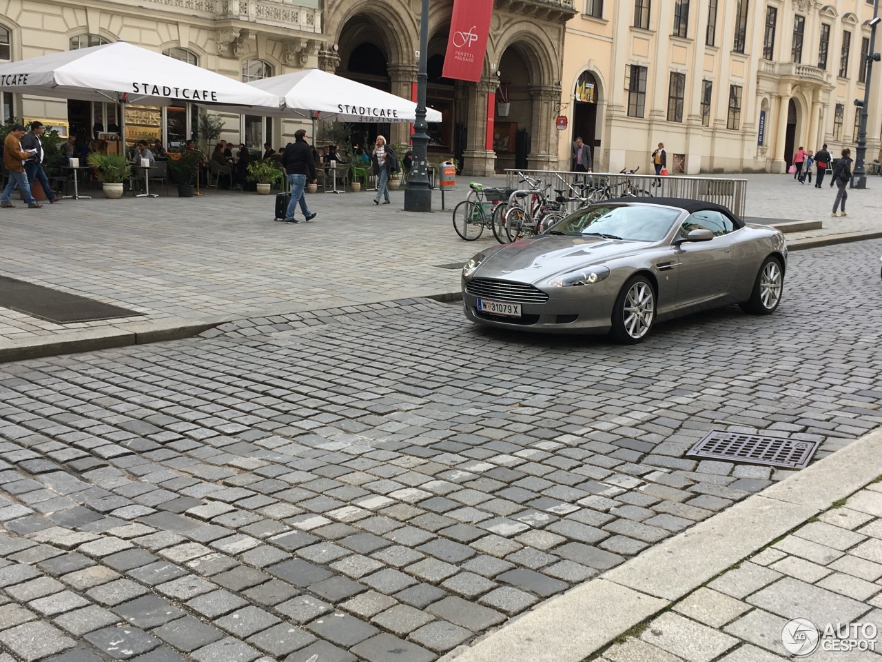 Aston Martin DB9 Volante